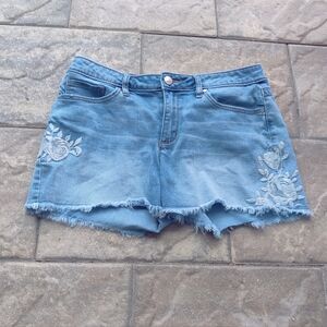 Ana Jean Shorts Size 6